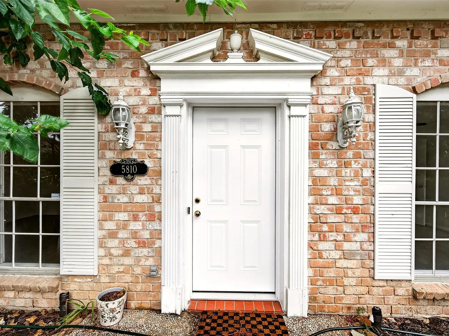 4 bed, 2.0 bath, 2258 sqft, $2,000 — Photo 3