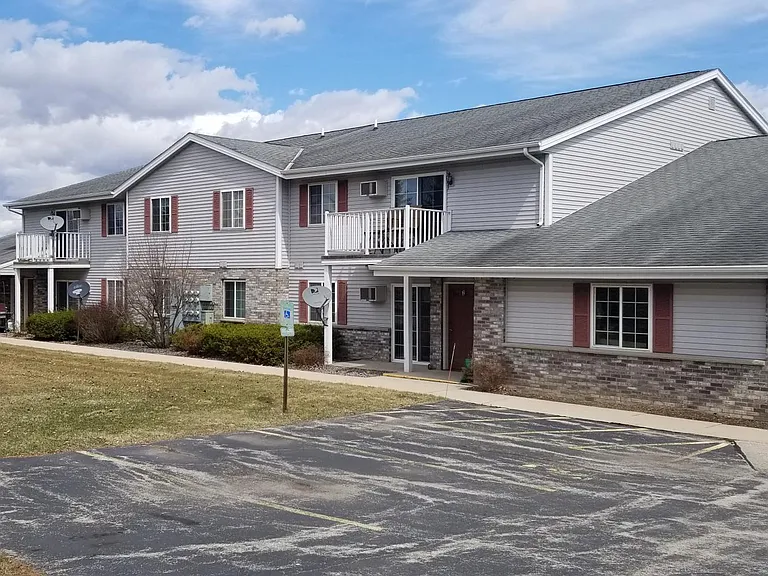 2200 Sylvan Way — Photo 1