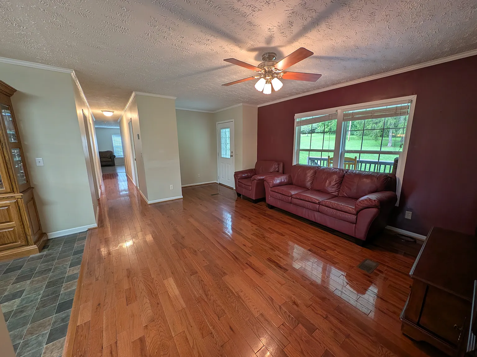 3 bed, 2.5 bath, 1820 sqft, $2,200 — Photo 4