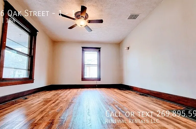206 Oak St #1 — Photo 30