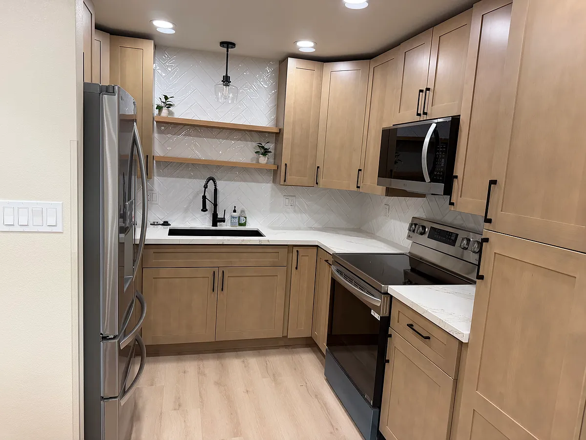 Building Photo - 2229 Makanani Dr