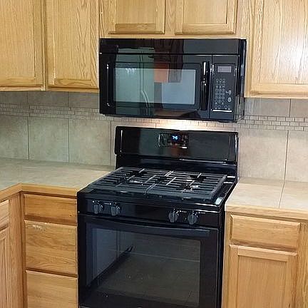 Gas stove & Mircowave