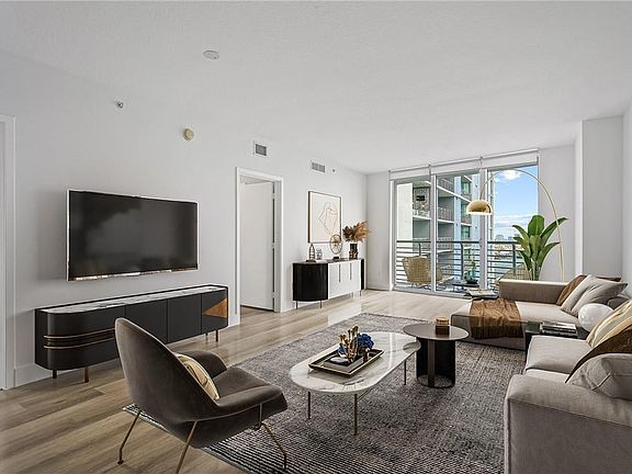 2nd image of 325 S Biscayne Boulevard #2226