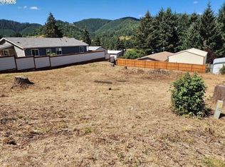 1035 Whipple Ct, Yoncalla, OR 97499