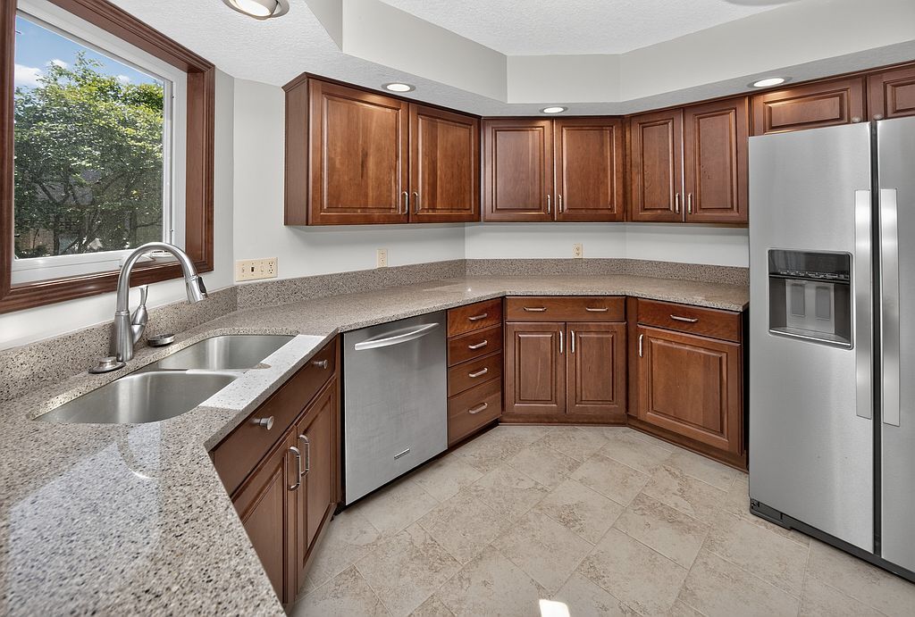 517 58th St - Property Image