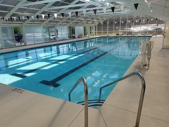 Short Walk to pool
