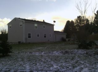 7 Red Post Cres, Fairport, NY 14450