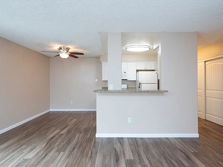 Volterra Apartments — Photo 15