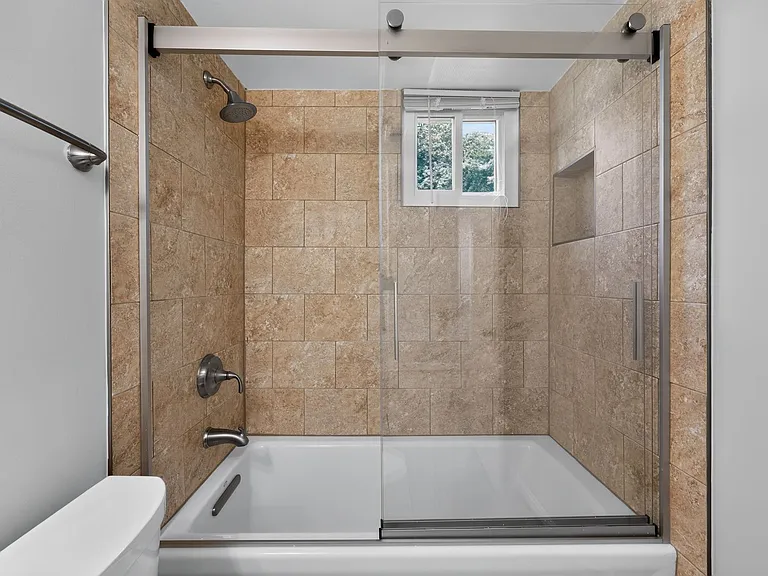 4898 Wheatstone Dr — Photo 25