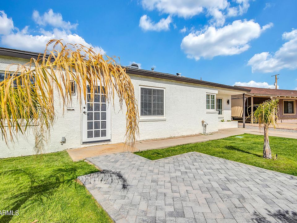 1st image of 1002 E GLENROSA Avenue