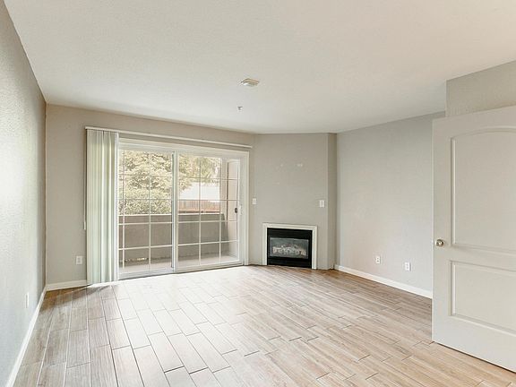 4th image of 3739 Black Eagle Dr APT 7