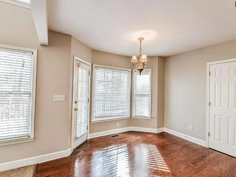 1009 Legacy Walk — Photo 15
