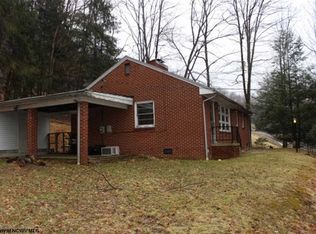 123 Azalea St, Philippi, WV 26416