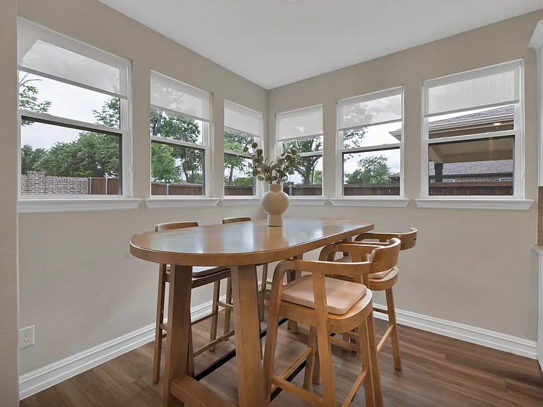 758 Creekwater Ln — Photo 11