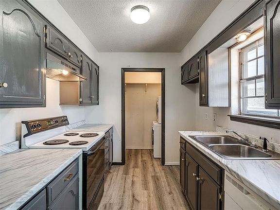 5th image of 11301 N May Ave APT C