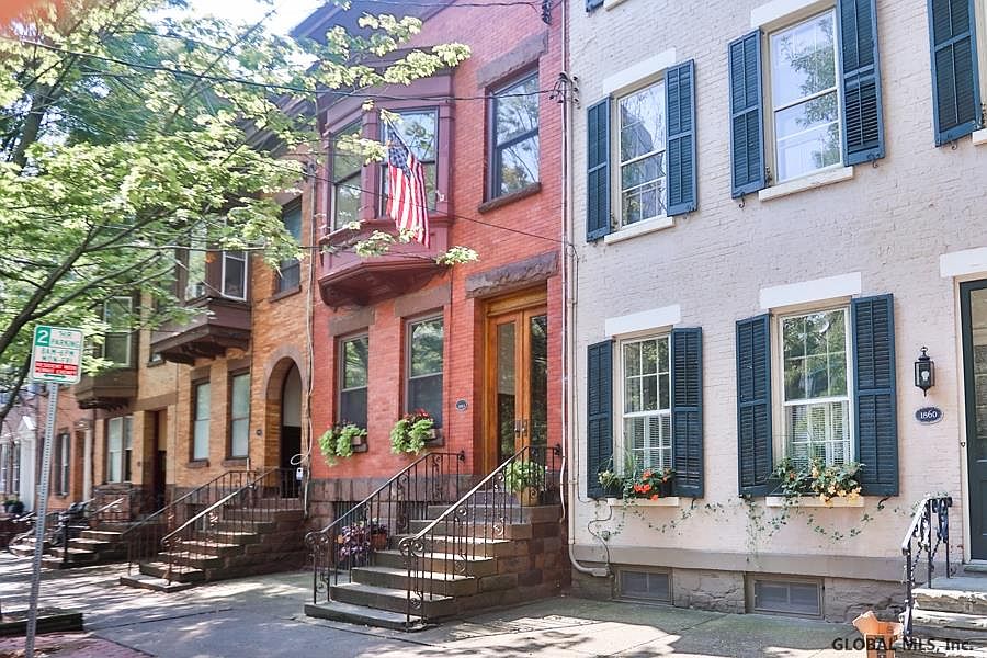 1st image of 102 Chestnut St