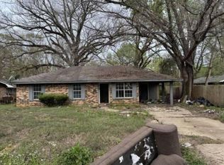 99 Westbrook St, Pineville, LA 71360