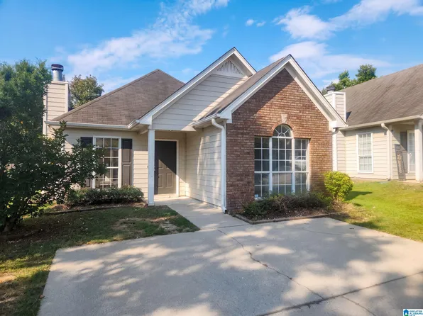 137 Mayfair Ln, Calera, AL 35040