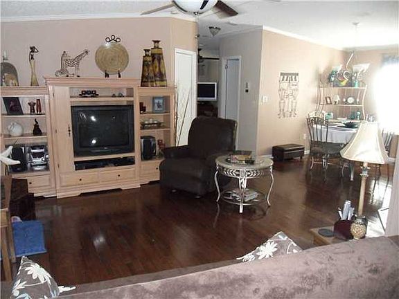 4th image of 2758 E Marina Dr