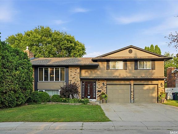 2nd image of 123 TRENT CRESCENT