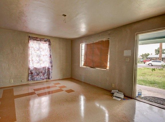5th image of 1717 W Glenrosa Ave