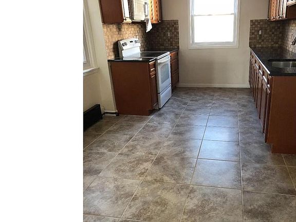 4th image of 3892 M St
