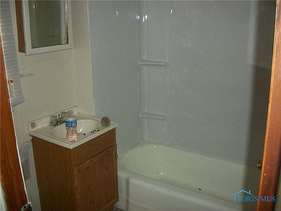 2nd image of 934 Vance St