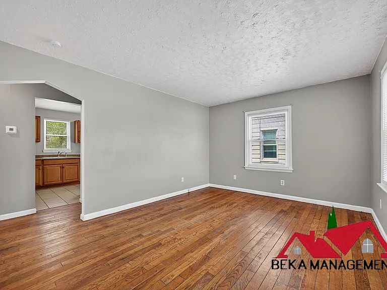 4924 Howe Rd — Photo 13