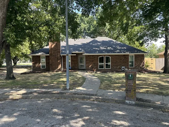 110 Chevy Chase Ln, Waxahachie, TX 75165