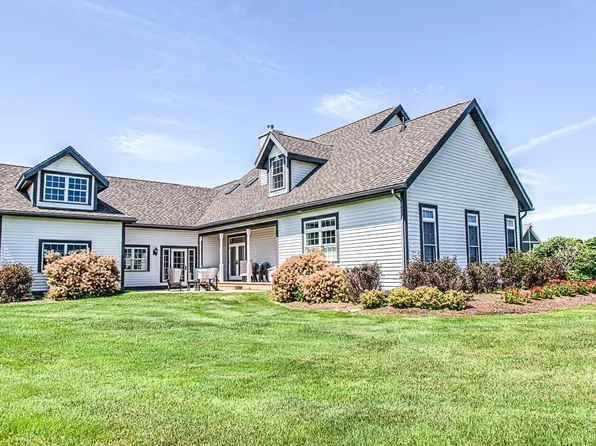 263 Harbourside Dr, Cumberland, NS B0K 1Y0