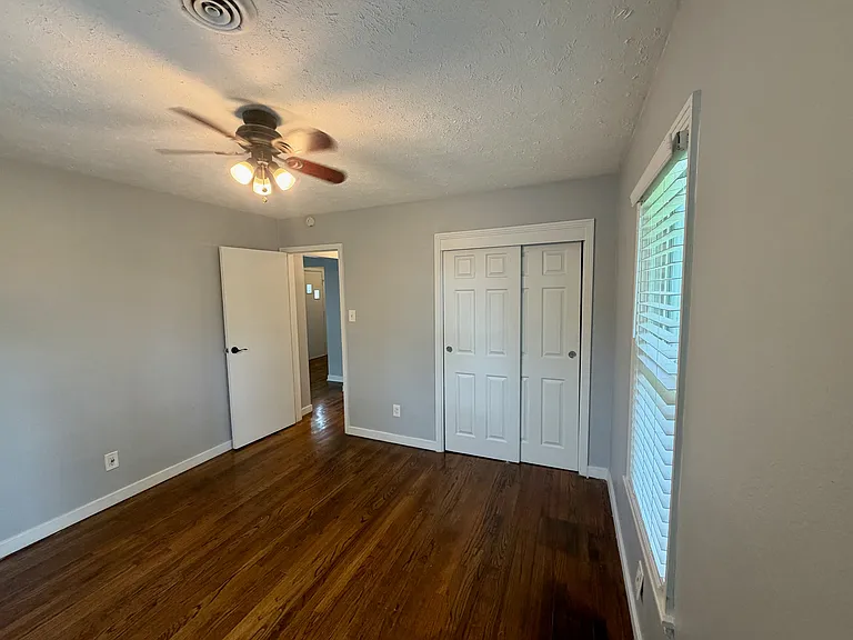 416 W Wenger Rd — Photo 18