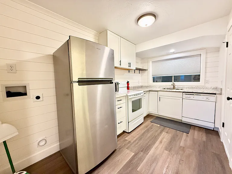 1354 W Jordan Hills Dr — Photo 10