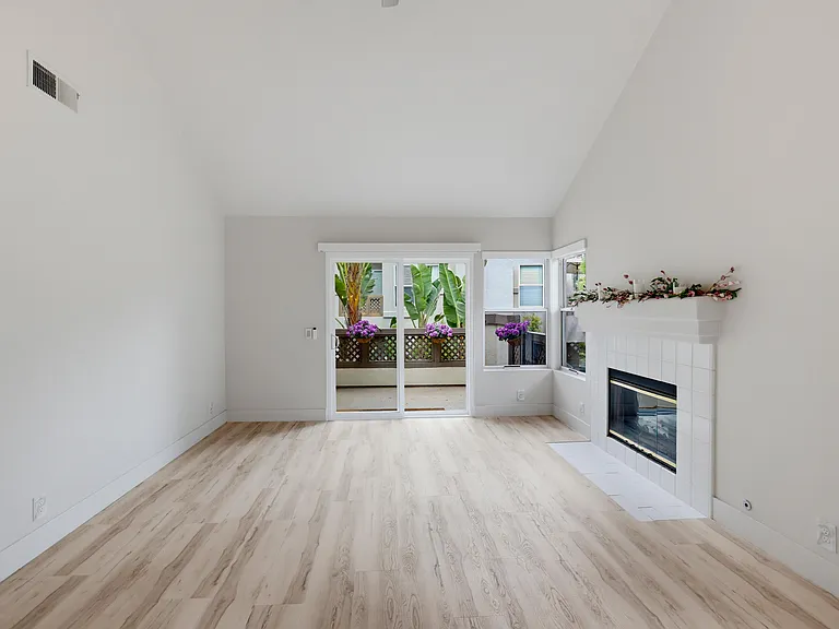 27529 Serena — Photo 7