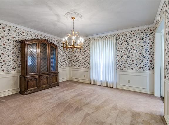 5th image of 9402 Mill Hollow Dr