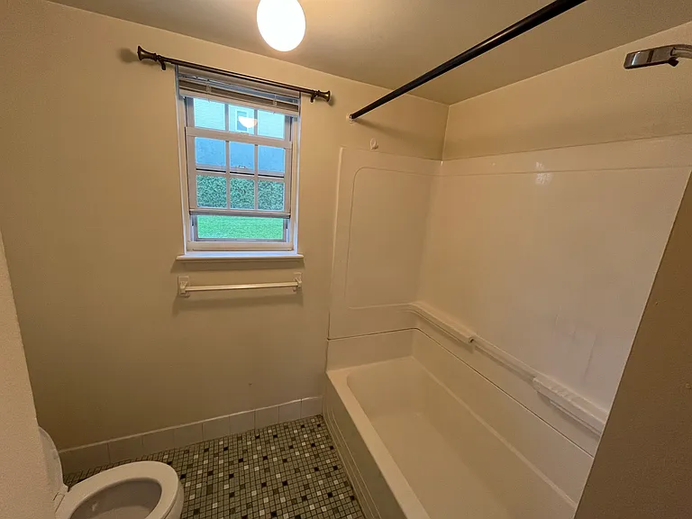 541 Colwell Ln #2 — Photo 6