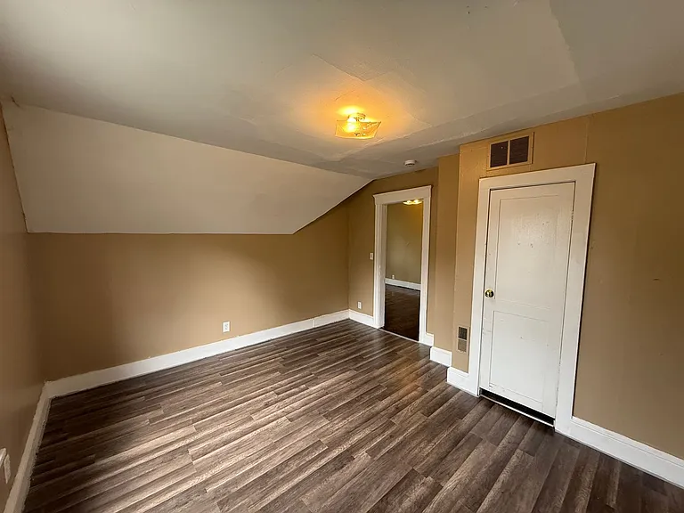 522 W 23rd St — Photo 35