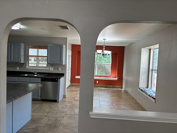 4th image of 7152 Still Hollow Dr