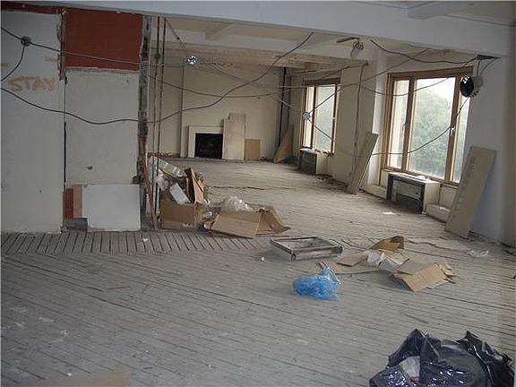 2nd image of 100 Central Park S APT 7A