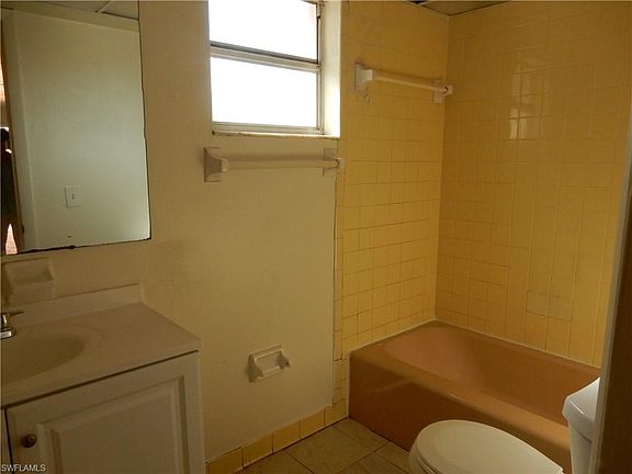 5th image of 728 Karlov St