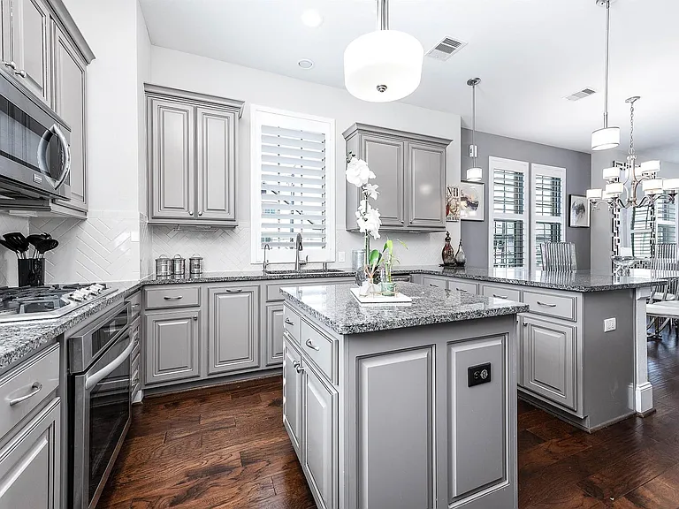 11027 Acorn Falls Dr — Photo 3
