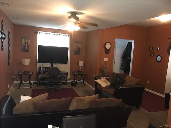4th image of 21 Royal Ave