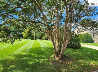 112 Bleynat St NE, Valdese, NC 28690