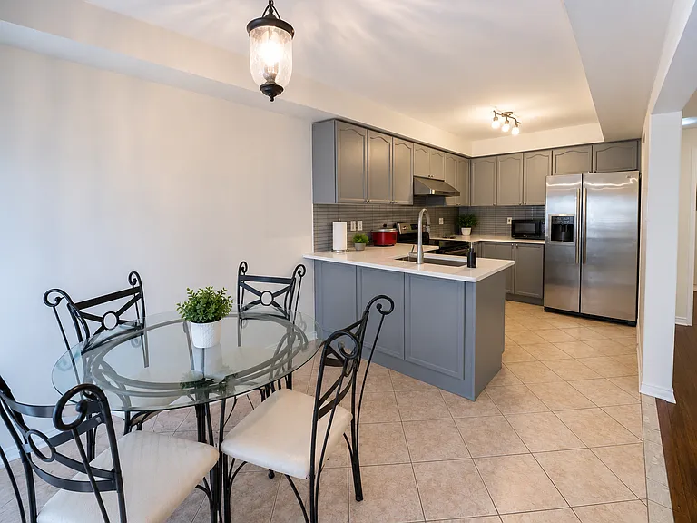 90 Snowberry Cres — Photo 9