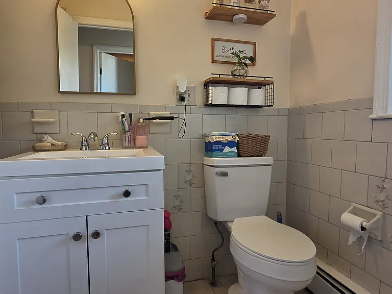 667 Saratoga St #2 — Photo 7