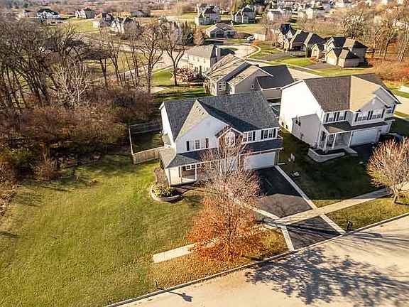 3rd image of 417 Ironwood Dr