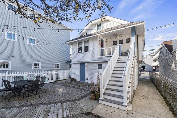 1st image of 920 Ocean Ave #D