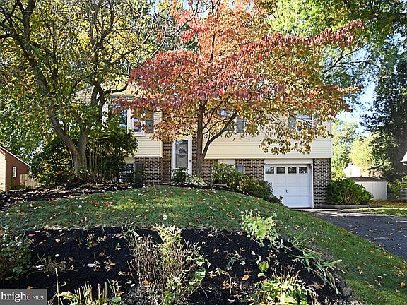 2nd image of 34 Chestnut Ln
