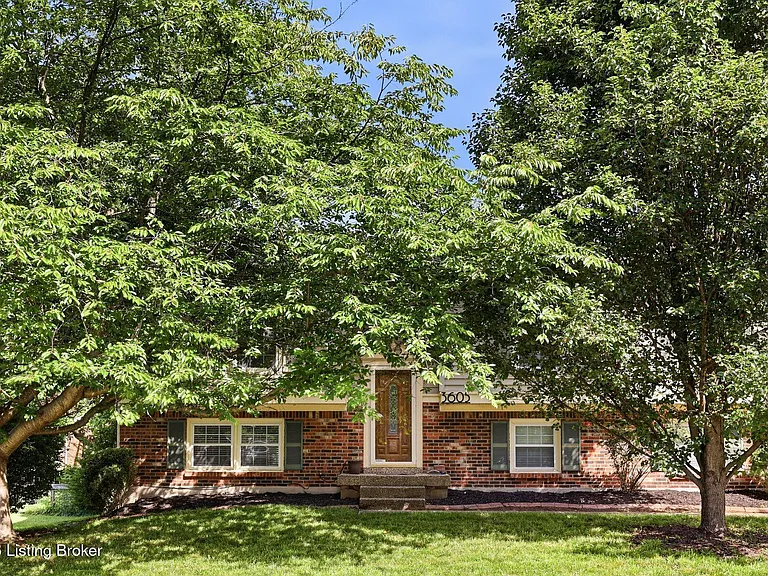 3605 Birnamwood Ct — Photo 2