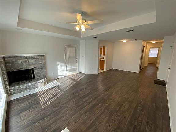 2nd image of 1815 Park Pl