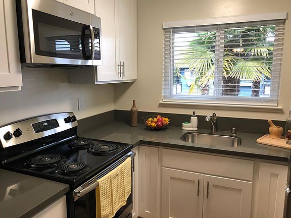 3rd image of 364 W Olive Ave